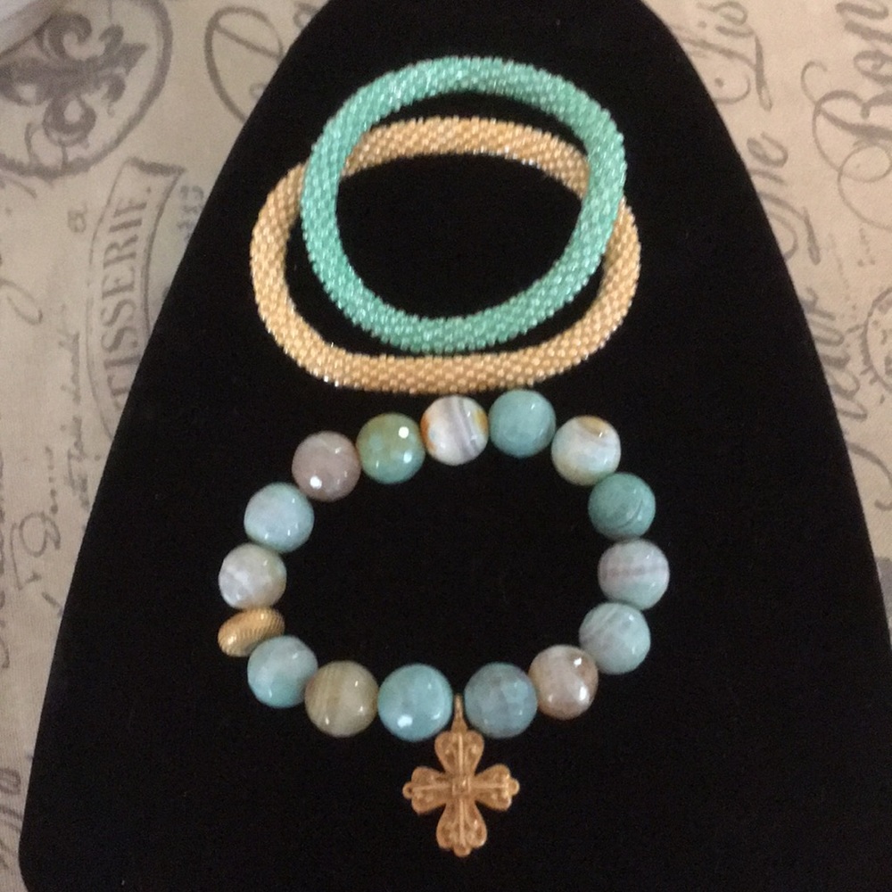 STEPHANIE QUINLAN DESIGNS BRACELET SET -never worn